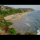 Der inzwischen stark bevölkerte Strand unterhalb des Cliffs von Varkala